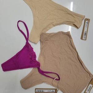 (SKIMS)3 panties for $32 new with tag, Size:M, SKIMS-Style 019